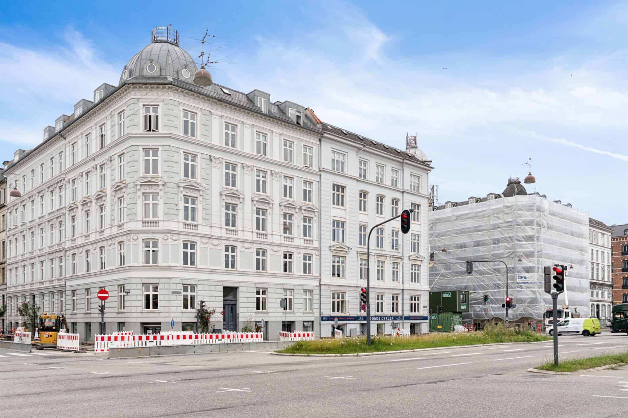 TXM Acquires 189 sqm Apartment with Lake Views – Architecture Meets Development Potential